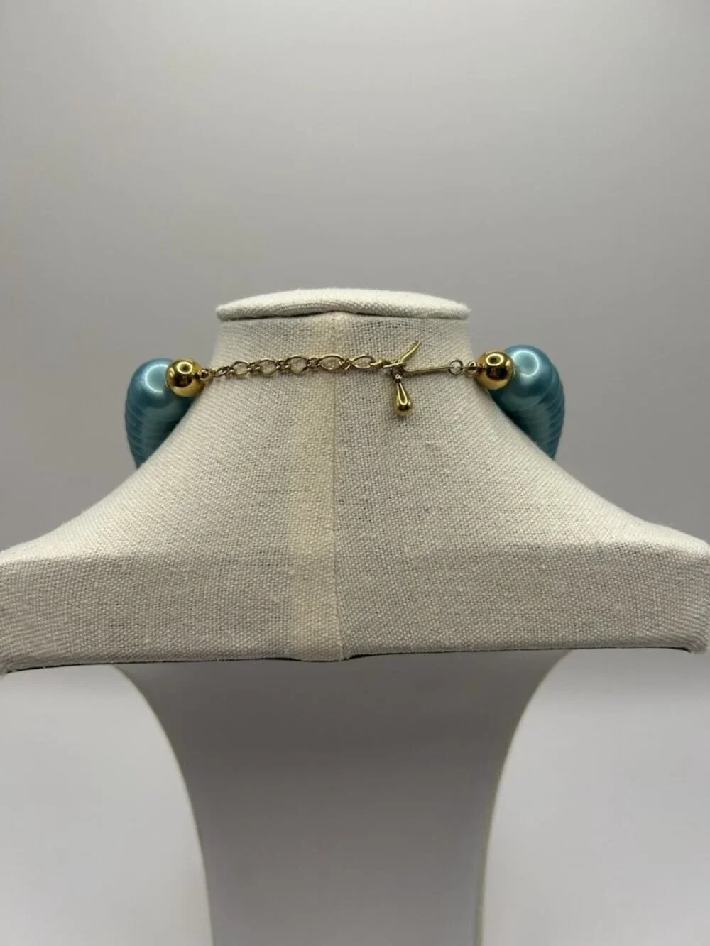 Vintage Avon Necklace Blue Vibrant Hues Choker Ombre Stacked Dome Acrylic